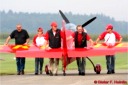 Klaus Lenhart mit Extra 300 L Original, 75-Jahre Graupner, Modellflugtag 25.09.2005 auf der Hahnweide
